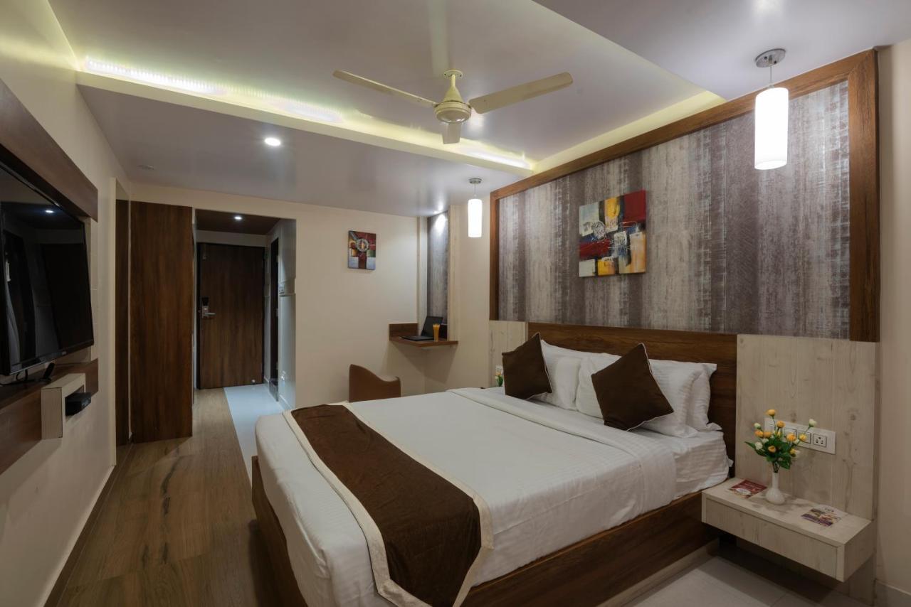 Hotel Monarch International Bangalore Ngoại thất bức ảnh