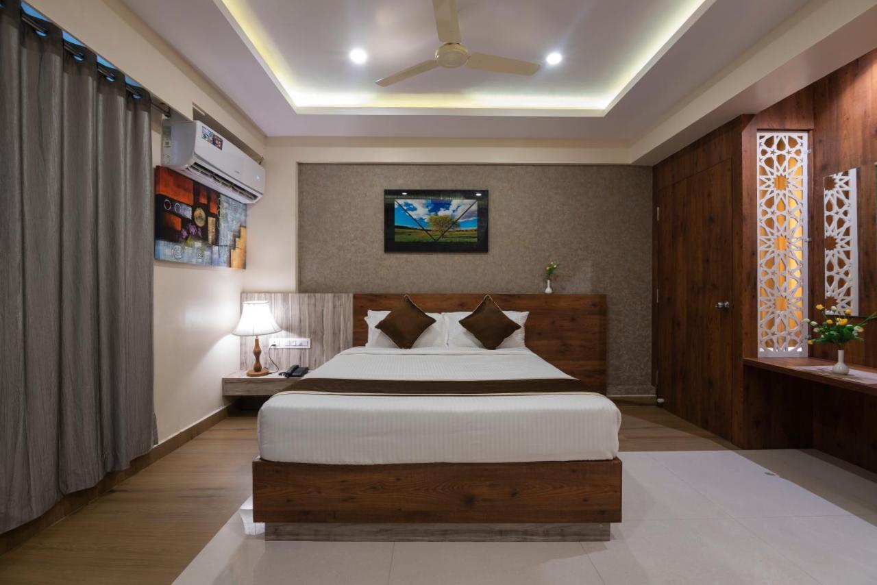Hotel Monarch International Bangalore Ngoại thất bức ảnh