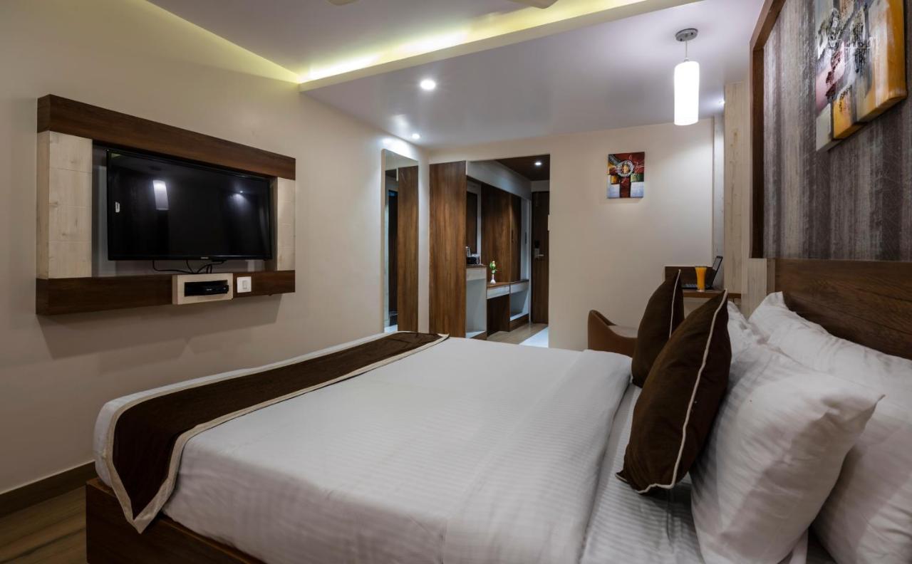 Hotel Monarch International Bangalore Ngoại thất bức ảnh
