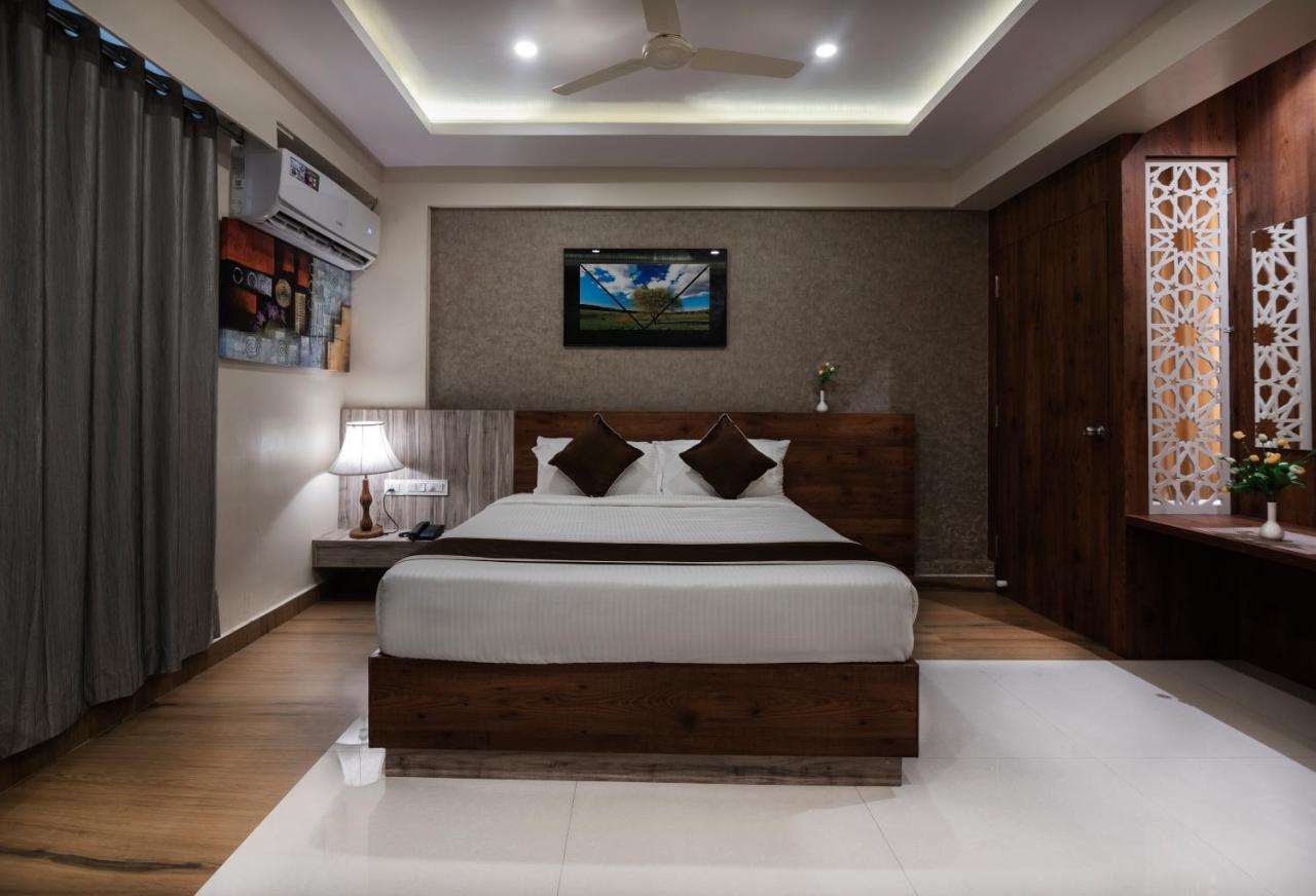 Hotel Monarch International Bangalore Ngoại thất bức ảnh