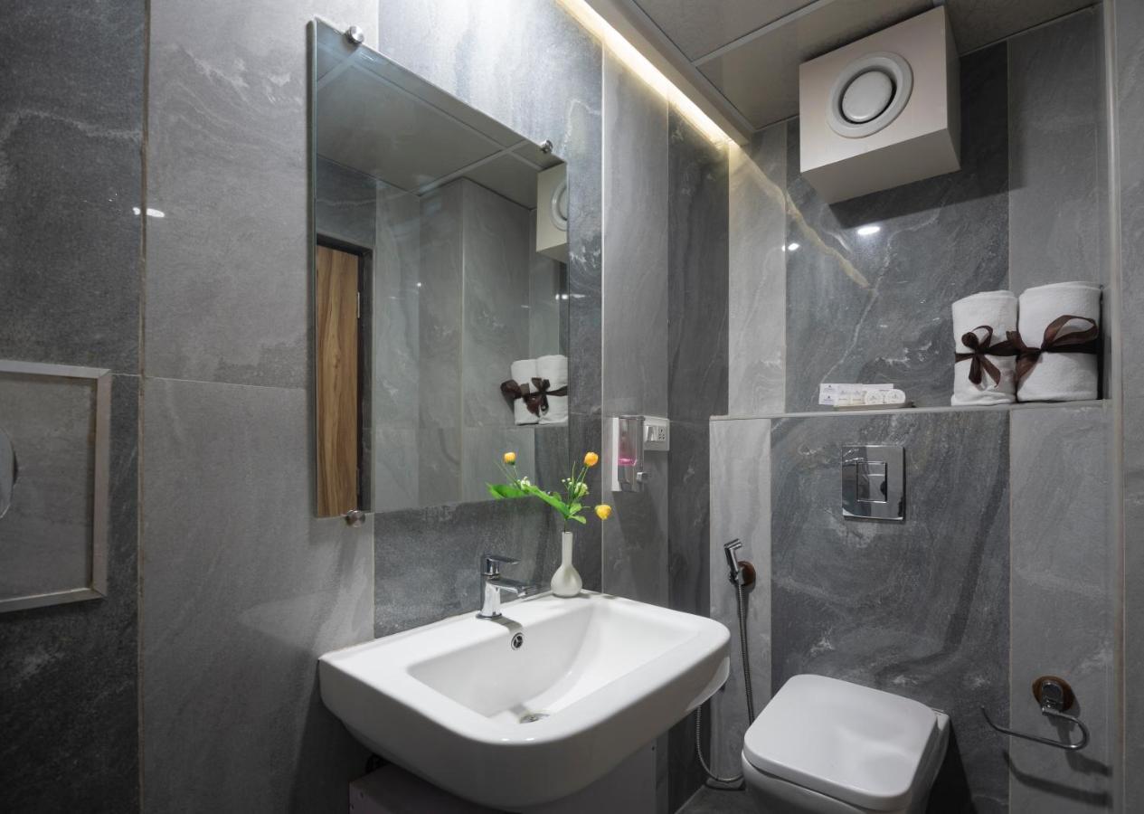 Hotel Monarch International Bangalore Ngoại thất bức ảnh