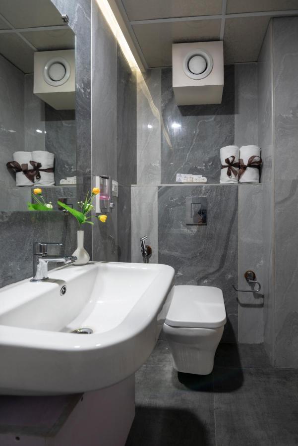 Hotel Monarch International Bangalore Ngoại thất bức ảnh