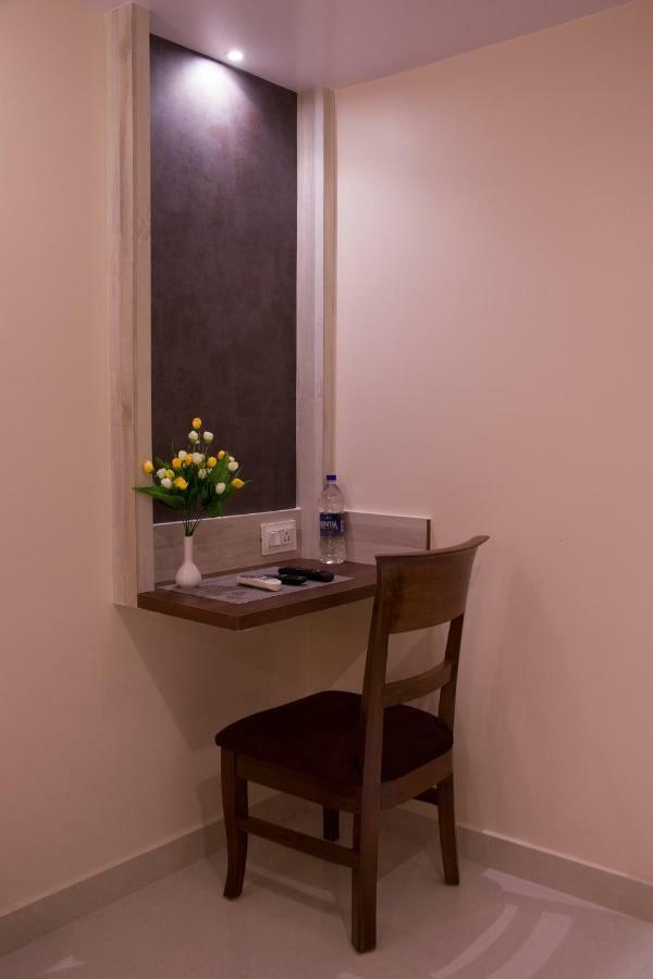 Hotel Monarch International Bangalore Ngoại thất bức ảnh